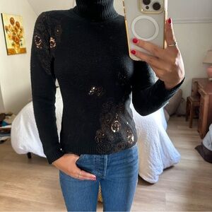 Fitted turtle neck